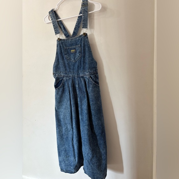 OshKosh B'gosh Dresses & Skirts - Oshkosh B’gosh vintage Blue Denim overall dress - women’s size 6